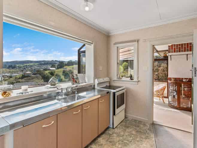 8 Allen Road, Green Island