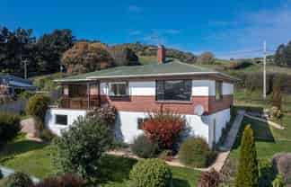 8 Allen Road, Green Island