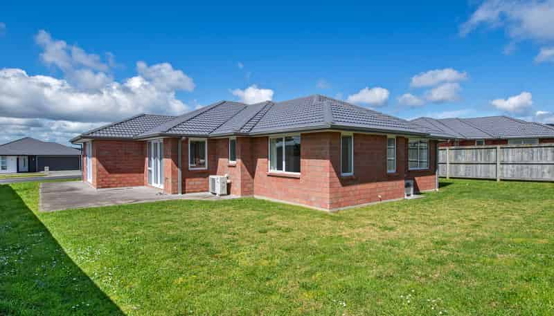 39 Lake Drive, TIKIPUNGA