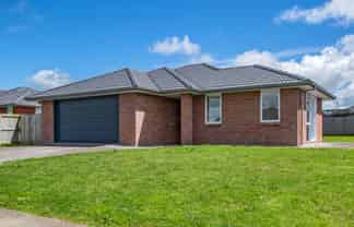 39 Lake Drive, TIKIPUNGA