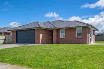 39 Lake Drive, TIKIPUNGA