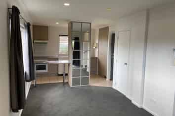 1/4 Keeling Road, Henderson