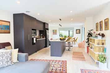 60D Bay Street, Red Beach