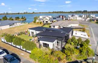 1 Penbury Close Huntingdon, Huntingdon/Lake Hood