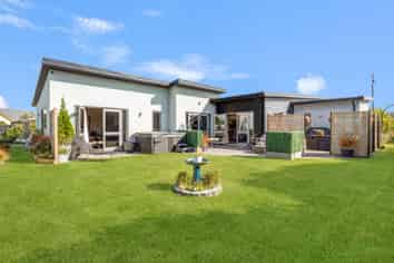 1 Penbury Close Huntingdon, Huntingdon/Lake Hood