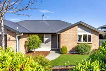 32 Katania Heights, Brightwater