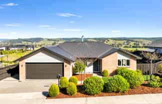 32 Katania Heights, Brightwater