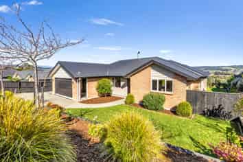 32 Katania Heights, Brightwater