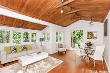 199B Victory Road, Laingholm