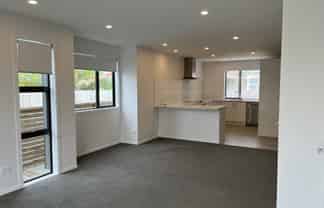 4/504 Don Buck Road, Westgate
