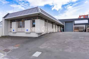 MT EDEN INDUSTRIAL - 13 PARKS INCLUDED