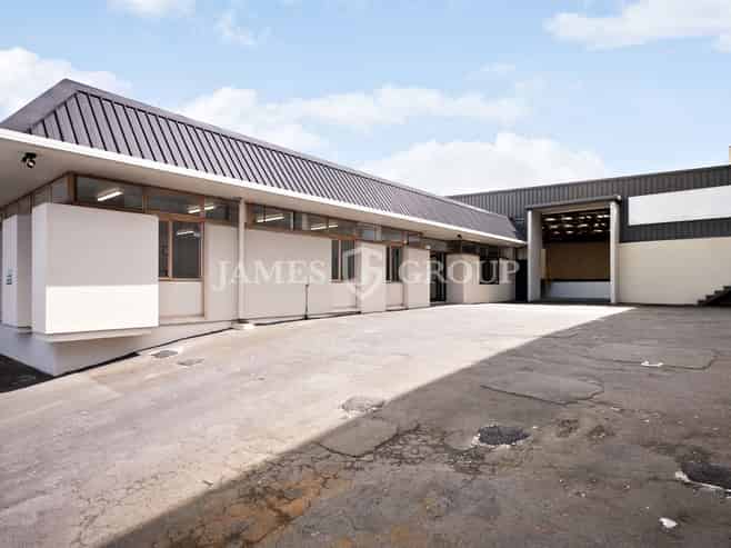 MT EDEN INDUSTRIAL - 13 PARKS INCLUDED