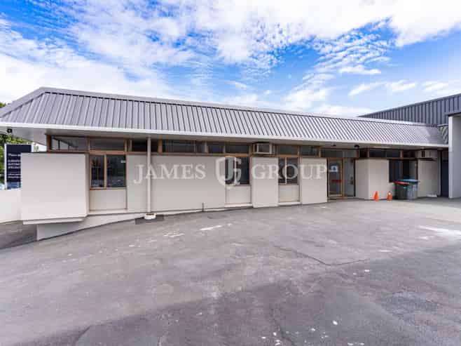 MT EDEN INDUSTRIAL - 13 PARKS INCLUDED