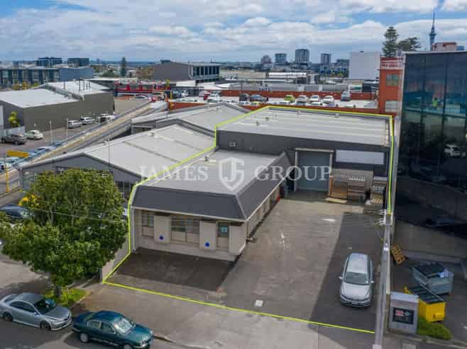 MT EDEN INDUSTRIAL - 13 PARKS INCLUDED