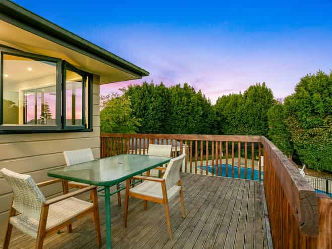 6 May Avenue, Te Atatu South