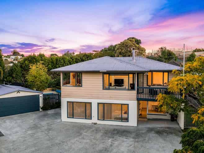 6 May Avenue, Te Atatu South