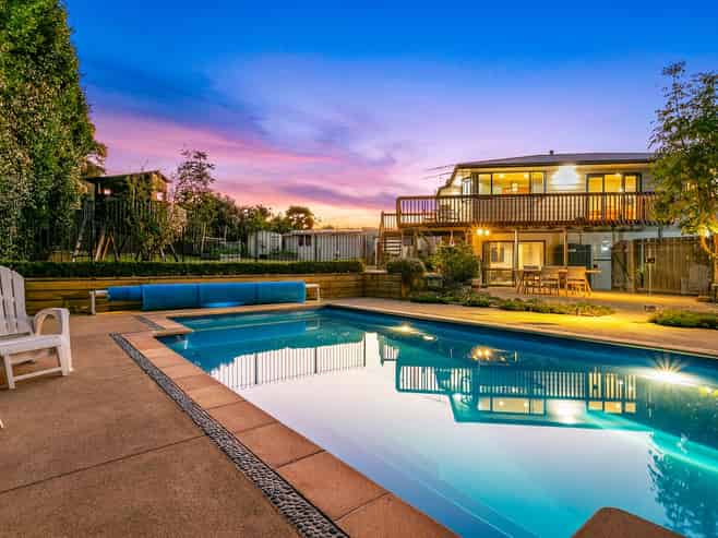 6 May Avenue, Te Atatu South