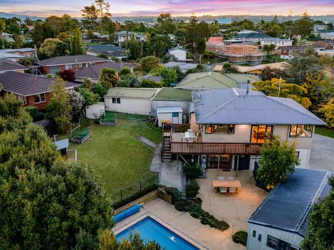 6 May Avenue, Te Atatu South