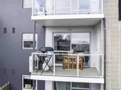 9/101B Caledonian Road, Saint Albans