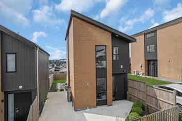 36 Puwha Street, Massey