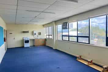 Convenient Mount Albert Level 1 Office | 140m2