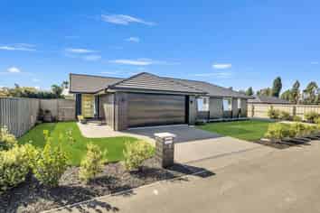 2 Upham Way, Amberley