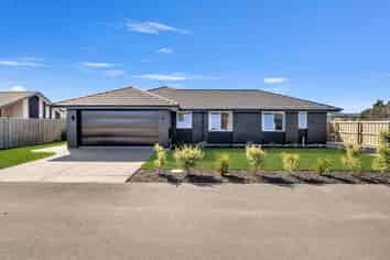 2 Upham Way, Amberley