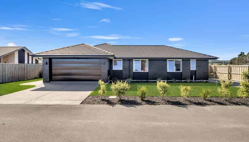 2 Upham Way, Amberley