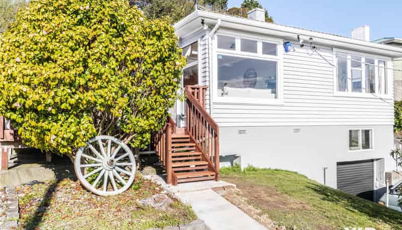 102 Helston Road, Paparangi