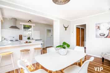 102 Helston Road, Paparangi