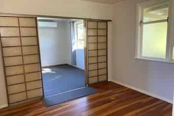 8 Davidson Crescent, Tawa