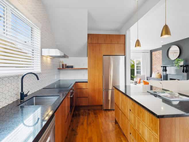 1092 Great North Road, Point Chevalier
