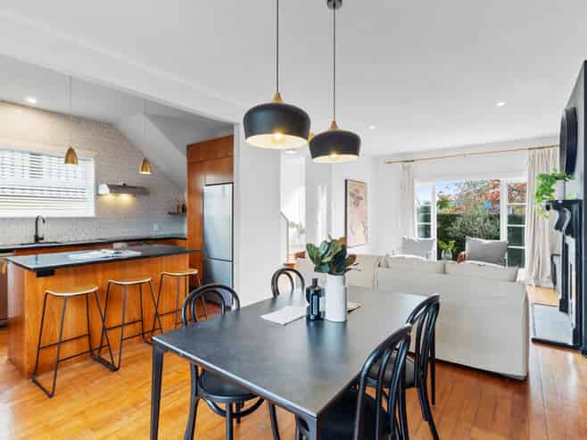 1092 Great North Road, Point Chevalier