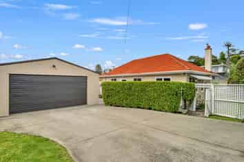 66 Great North Road, Saint Johns Hill