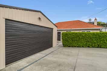 66 Great North Road, Saint Johns Hill