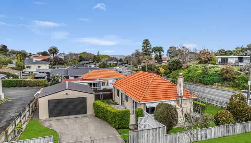 66 Great North Road, Saint Johns Hill