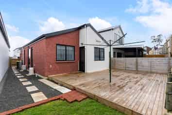 9 Puwha Street, Massey