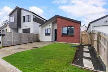 9 Puwha Street, Massey