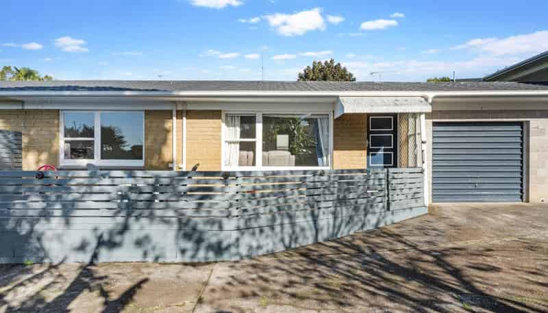2/12 Quona Avenue, Mount Roskill