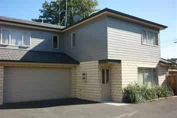 2 Gary John Lane, Dinsdale