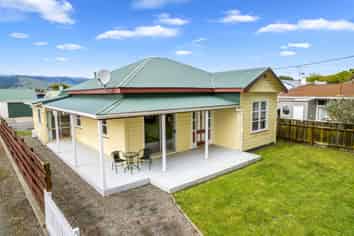 24 Domain Road, Otaki