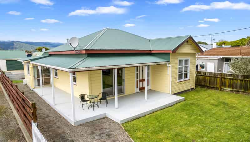 24 Domain Road, Otaki