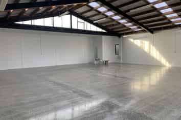 Immaculate Sydenham Warehouse/Workshop
