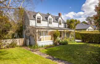 1677 Cust Road, Cust