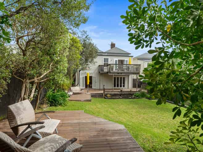 24 Roslyn Terrace, Devonport