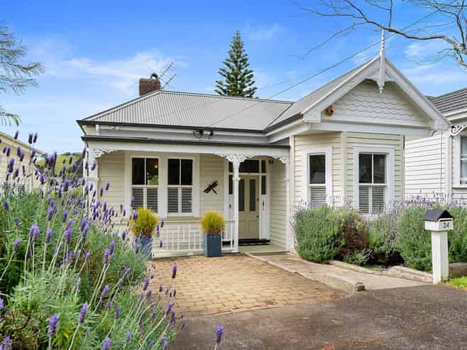 24 Roslyn Terrace, Devonport
