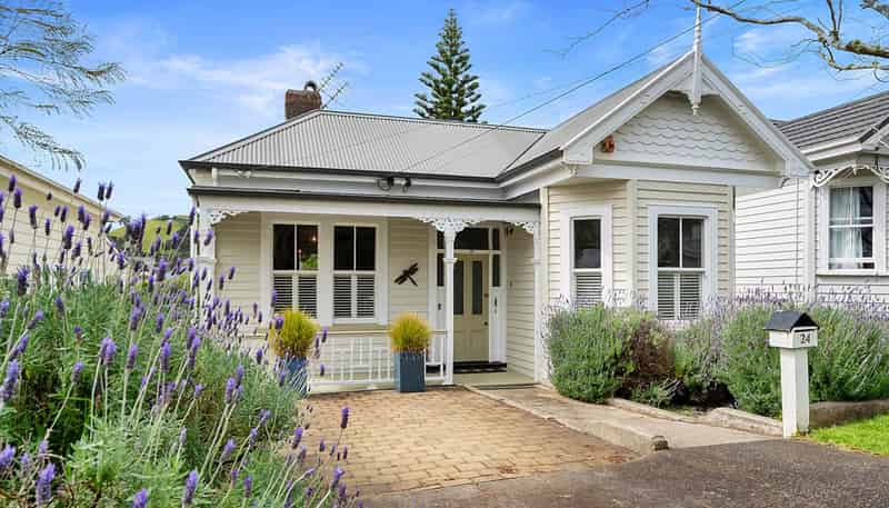 24 Roslyn Terrace, Devonport