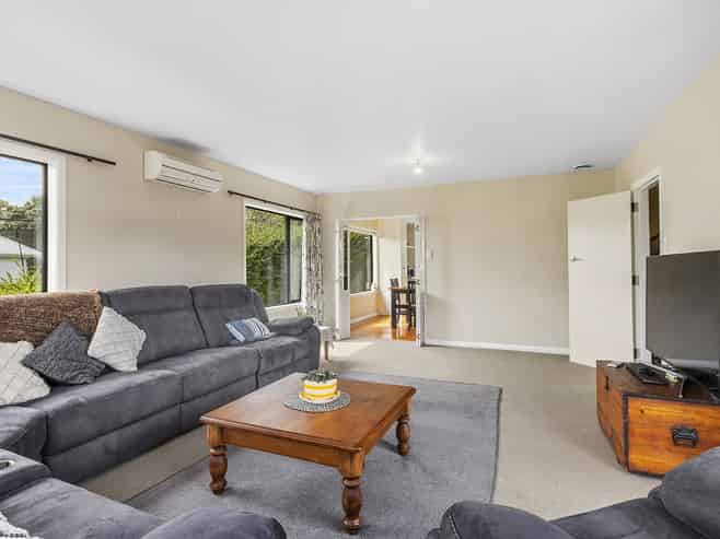 24 Ranui Terrace, Tawa
