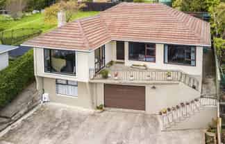 24 Ranui Terrace, Tawa