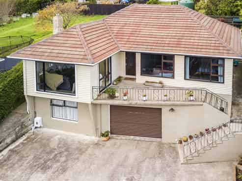 24 Ranui Terrace, Tawa